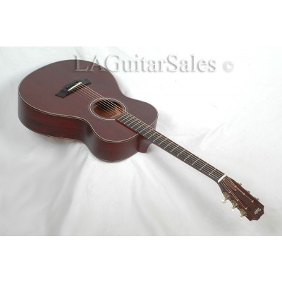 Taylor Guitars Custom 12-Fret Grand Concert All Mahogany