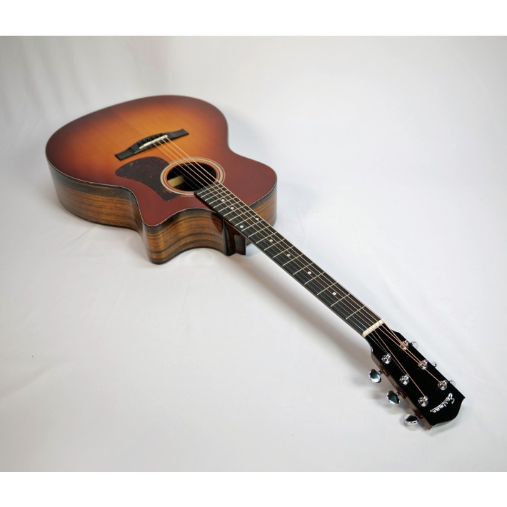 Eastman AC222CE-DLX Solid Ovangkol/Spruce Gloss Grand Auditorium with Fishman Electronics and Gig Bag #06474