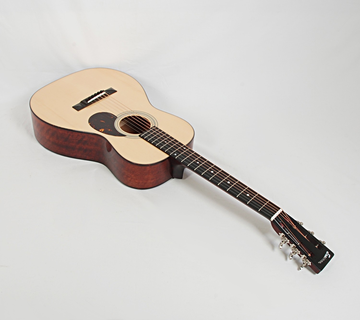 Eastman classical guitar deals